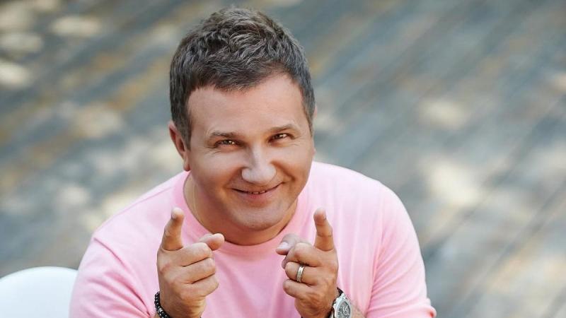 Юрій Горбунов поділився унікальними архівними світлинами з проектів Танці, Голос та Сніданок.