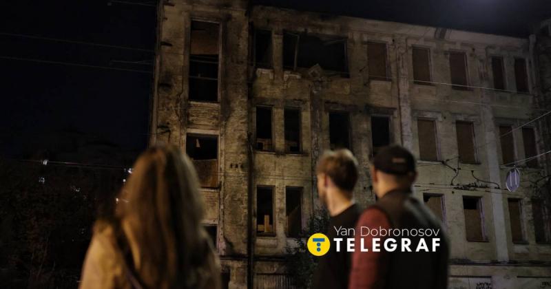 Російські війська продовжують тероризувати Київ: ось як виглядає зруйнований будинок після обстрілу (фоторепортаж)