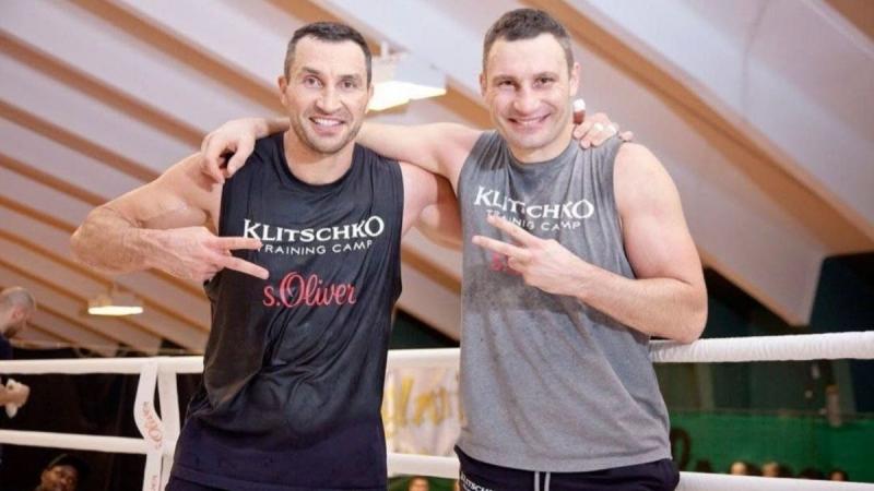 Брати Клички - які поєдинки принесли їм їхні перші значні винагороди.