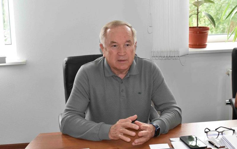 Сотні земельних наділів, розкішні автомобілі та торгівельні зв'язки з Росією? Які таємниці ховає бізнес-імперія Віктора Кияновського?