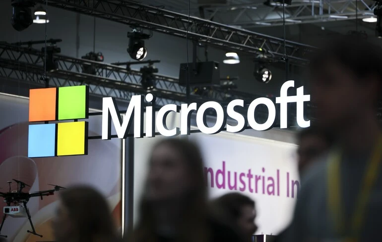 Microsoft переводить функції штучного інтелекту з хмари на локальні комп'ютери: нові рішення для забезпечення безпеки.