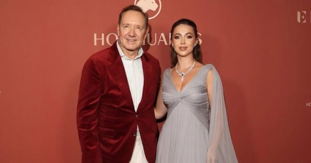 Кінопродюсерка, що фінансувала стрічку про Зеленського, ймовірно, має зв'язки з міжнародною шахрайською схемою.