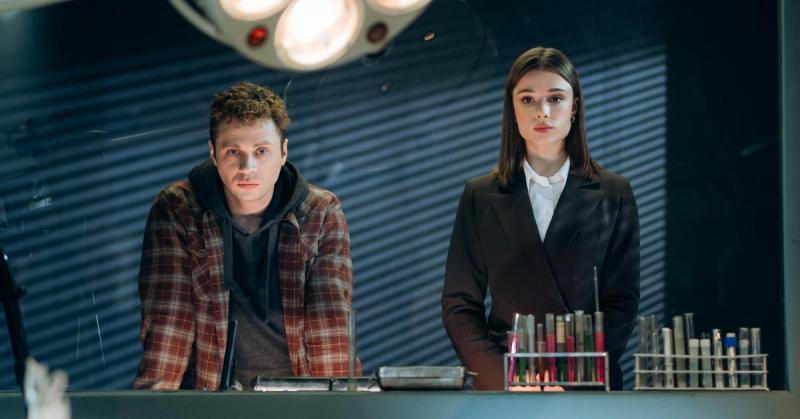 3 свіжі українські серіали, які захоплюють з перших хвилин: інтриги, романтика та небезпечні секрети.