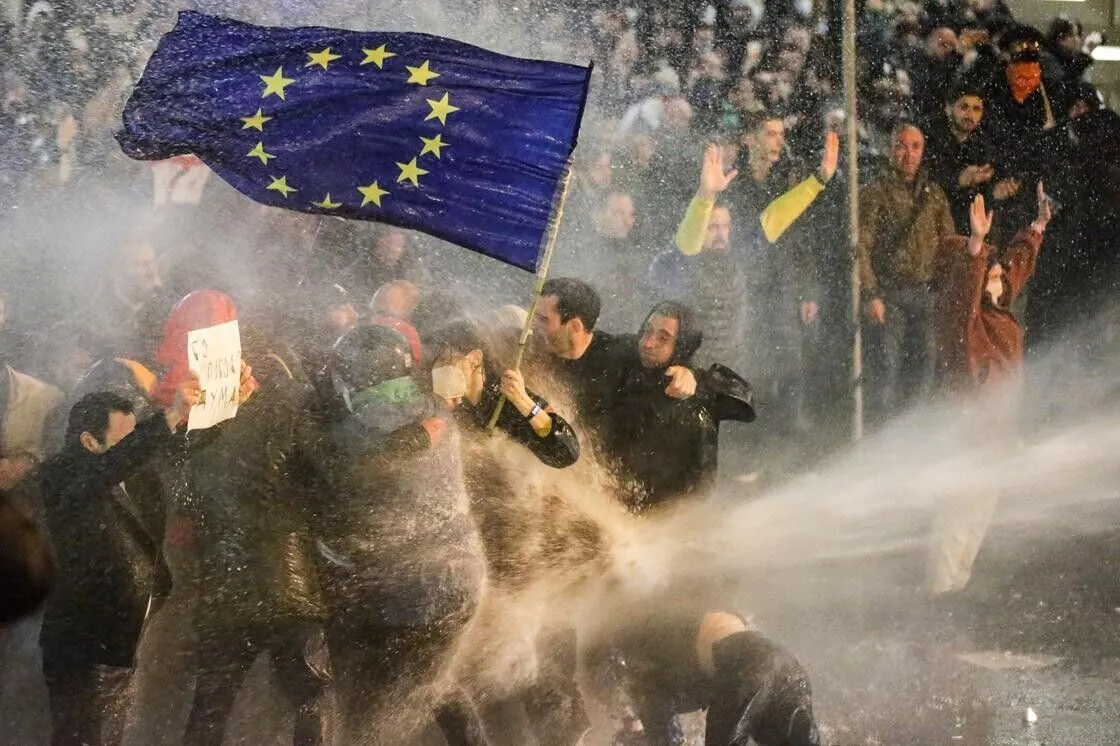 Під час протестів проти уряду в Тбілісі було затримано громадянина України, повідомляють ЗМІ | УНН