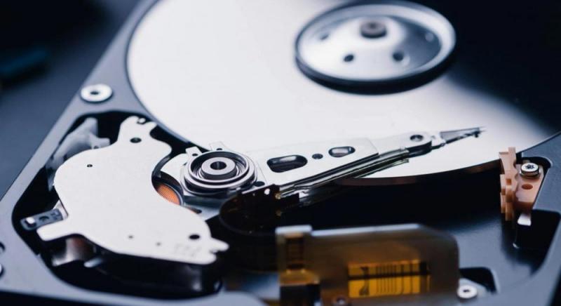 Seagate має намір розробити жорсткий диск ємністю 100 ТБ до 2030 року.