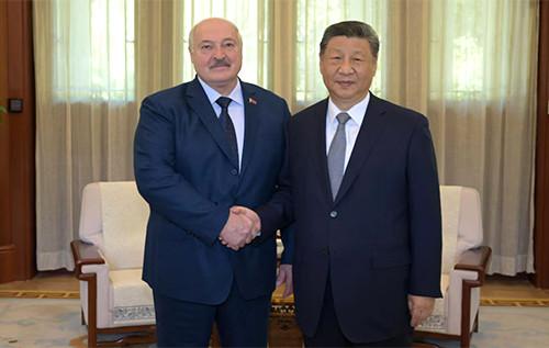 Сі Цзіньпін провів зустріч з Лукашенком, підкресливши, що Білорусь є 