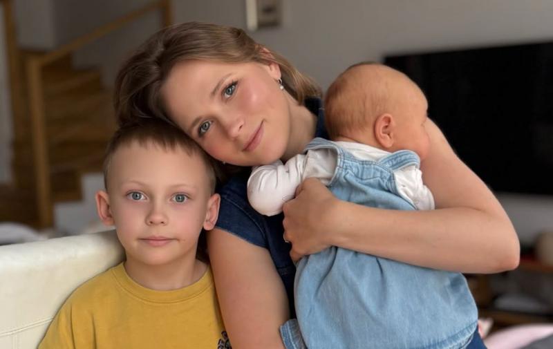 Анна Кошмал поділилася чарівним відео зі своєю тримісячною донечкою.