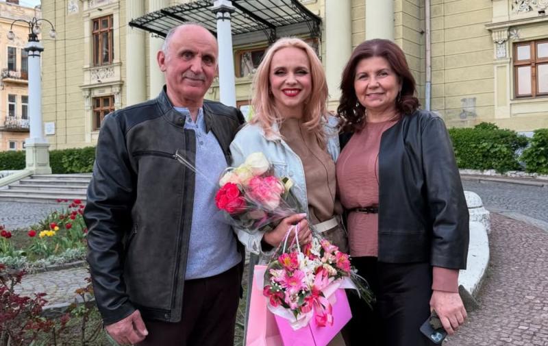 Лілія Ребрик поділилася вражаючим знімком своєї матері, яка виглядає значно молодшою за свій вік.