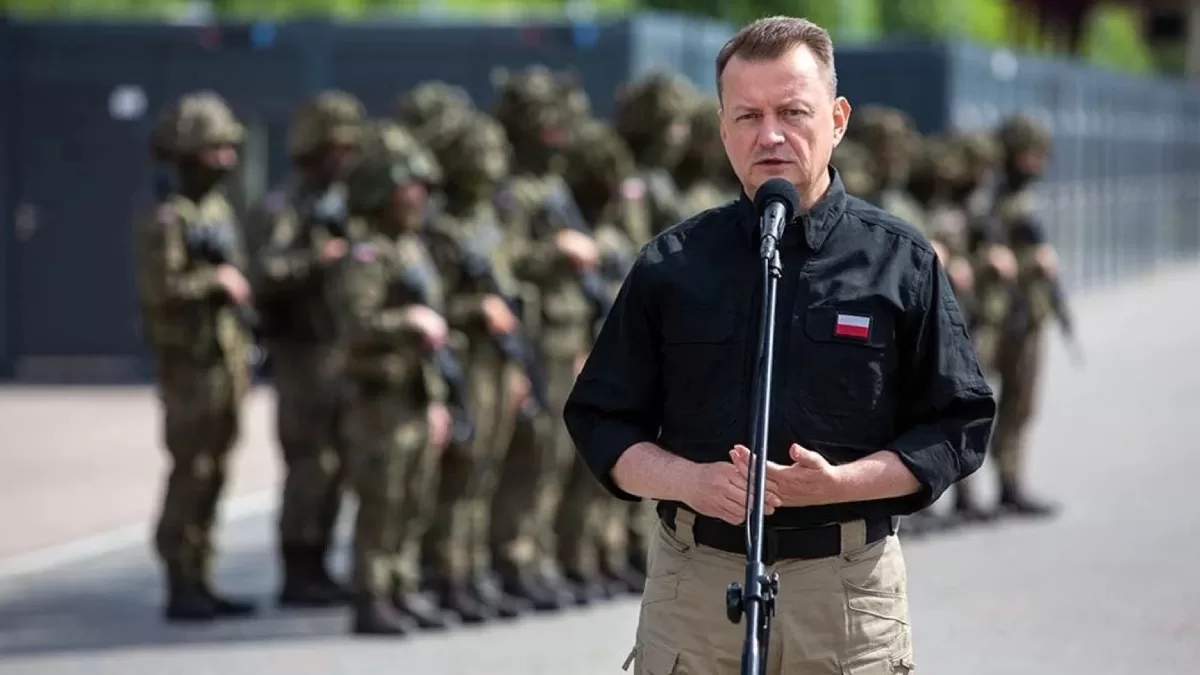 В Польщі колишнього міністра оборони постануть перед судом через розкриття секретних оборонних стратегій країни | Основні новини України