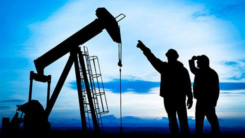 Ціни на нафту продовжують знижуватись, і зараз вартість марки Brent становить приблизно $67,4 за барель.