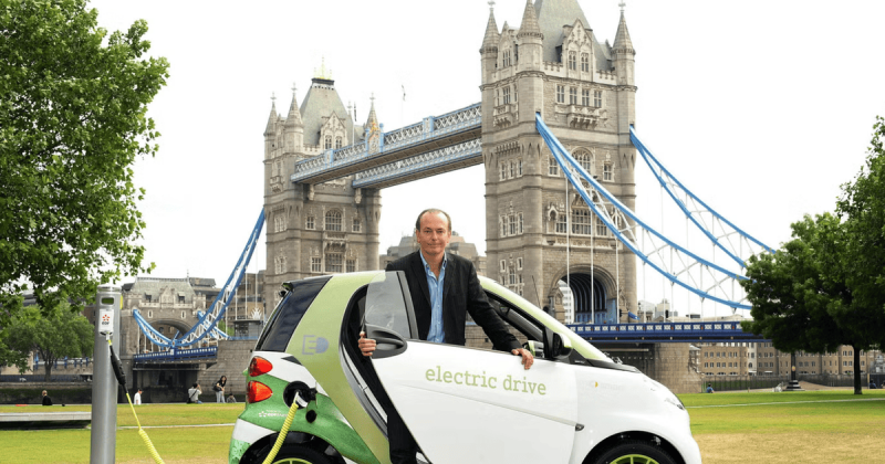 Від нас пішов один з найвидатніших телевізійних ведучих у світі.