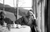 Науковці провели аналіз ДНК Адольфа Гітлера і виявили, що у нього не було єврейських коренів. Проте, дослідження також вказали на значну ймовірність розвитку шизофренії.