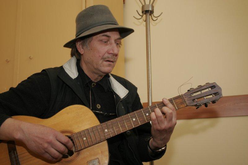 (Не) мрійник з гітарою - Інтерв'ю зі знаменитістю | Експрес онлайн