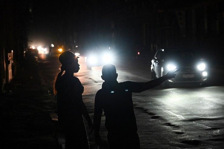 На фоні тиску з боку США: яка держава зазнала великого блекауту?