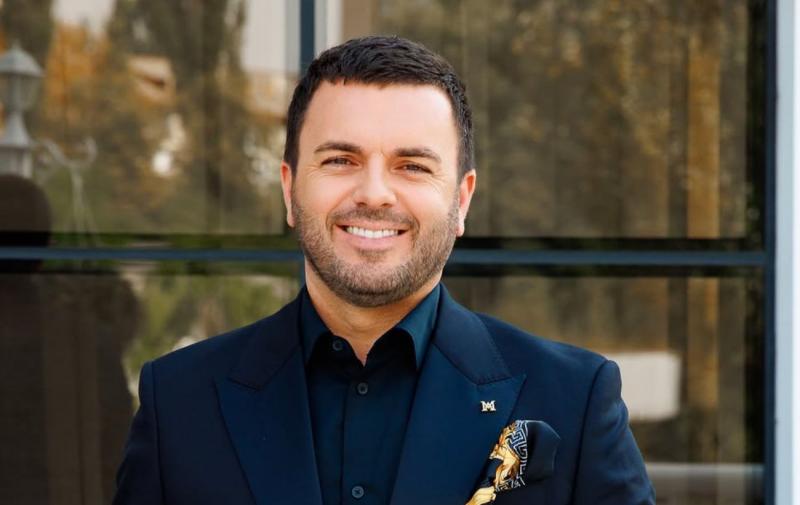 Ви не впізнаєте його: Решетнік поділився унікальним знімком зі своїх молодих років.