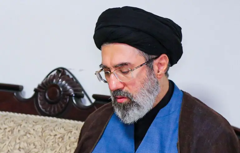 Згідно з інформацією ЗМІ, нового лідера Ірану таємно перевезли до Москви для отримання медичної допомоги після отриманого поранення.