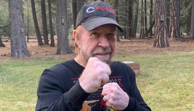 Помер американський актор і майстер бойових мистецтв Чак Норріс.