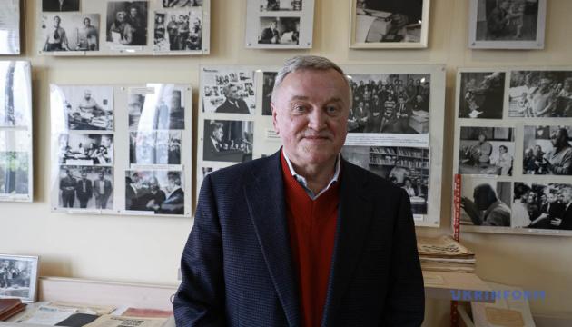 У Державному комітеті телебачення і радіомовлення працюють над ініціативою, яка має на меті підтримку регіональних медіа, повідомляє Наливайко.