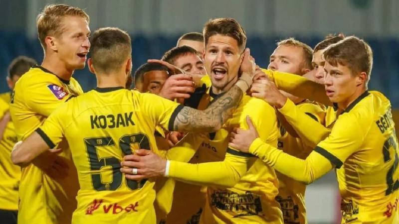 Олександрія зазнала поразки від Вереса в рамках Української прем'єр-ліги, а після фінального свистка виникла конфліктна ситуація з вболівальниками.