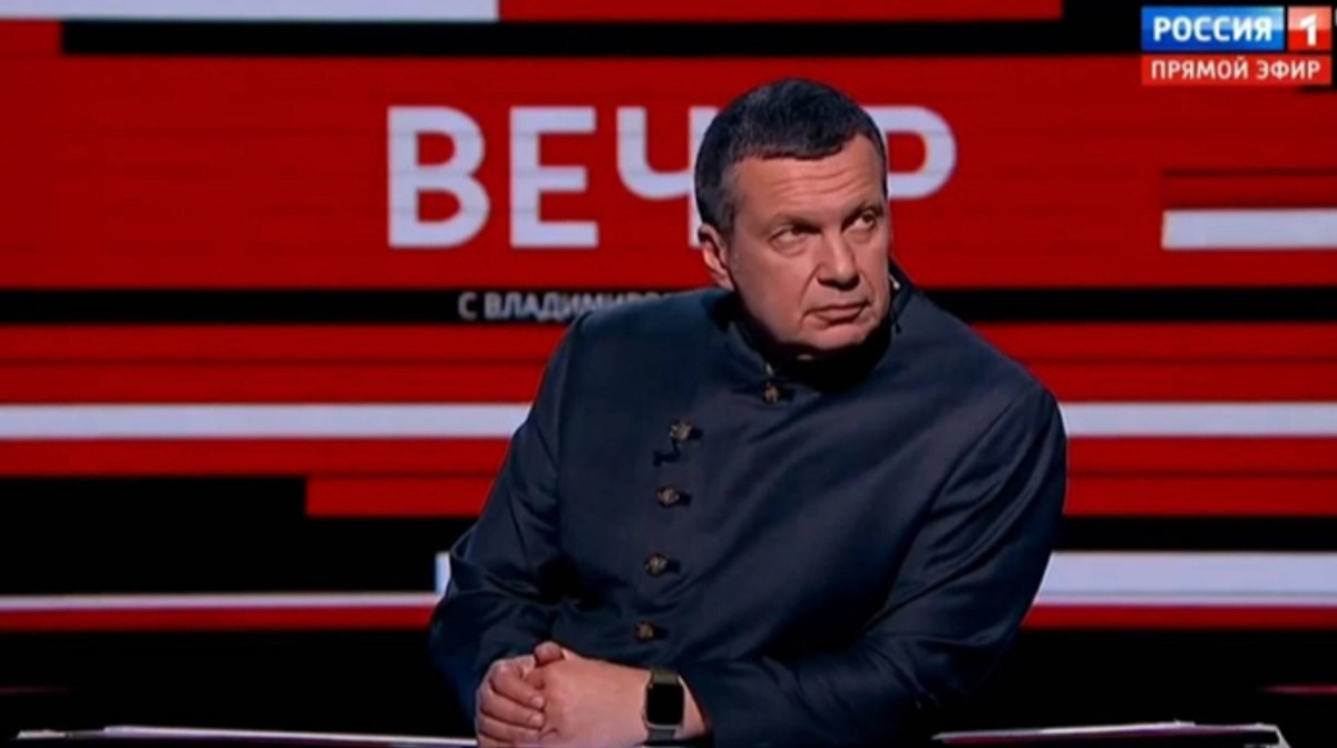 Італійська сторона викликала посла Росії у зв'язку з висловлюваннями Соловйова, який образливо охарактеризував Мелоні, назвавши її фашисткою та іншими неприязними термінами.