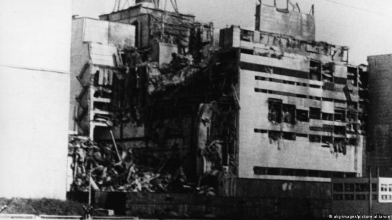 Як засоби масової інформації в Німеччині та Радянському Союзі висвітлювали катастрофу на Чорнобильській АЕС.