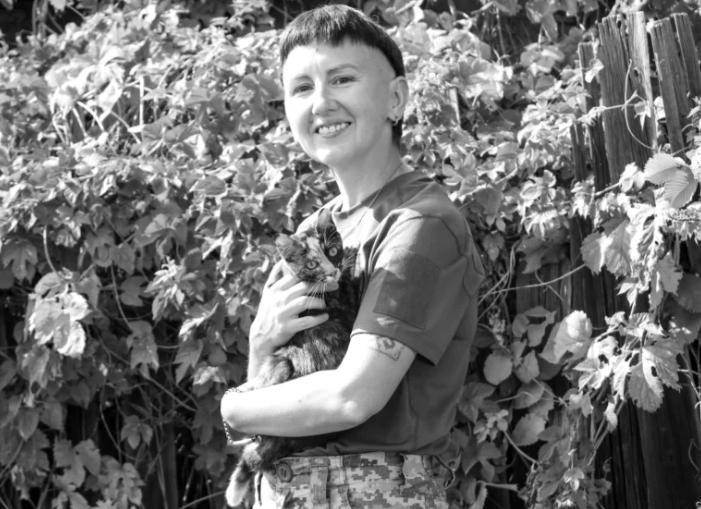 Пішла з життя журналістка, військова парамедикиня та ветеранка Олена Шарговська.
